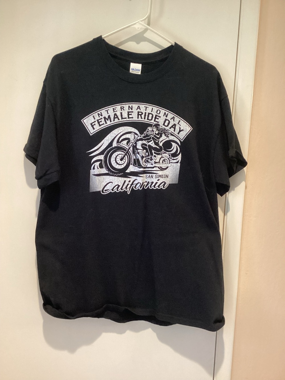 Gildan Black Short-Sleeve 'Female Ride Day California' Graphic Tee, 100% cotton.